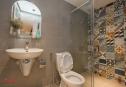 RH5   101   Bath Room