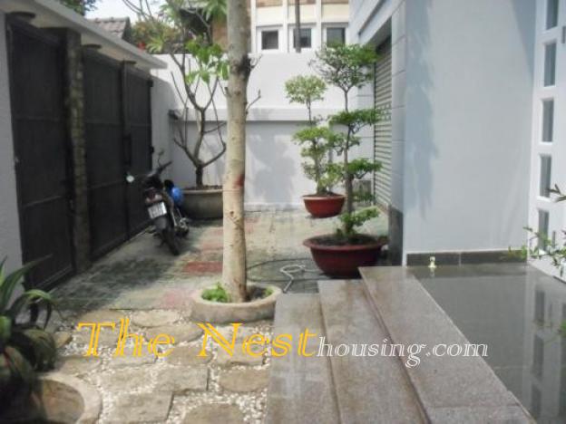 Modern villa for rent in compound, close to An Phu supermarket