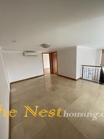 Duplex 4 bedrooms for rent in District 3