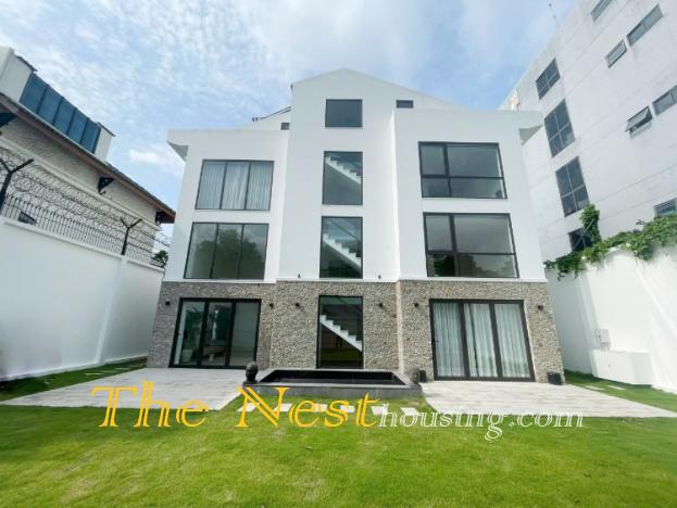 ​​​​​​​Modern villa for rent in Thao Dien compound