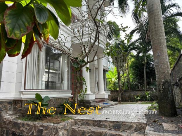 ​​​​​​​Charming villa for rent in compound