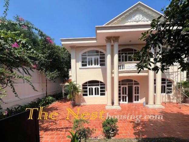 Charming villa in compound for rent, 4 bedrooms, big garden and swimming pool