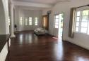 House dist 2 for rent, 1 floor garden and swimming pool