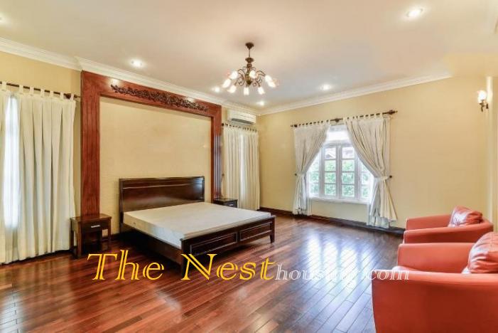 Villa for rent in compound Thao Dien
