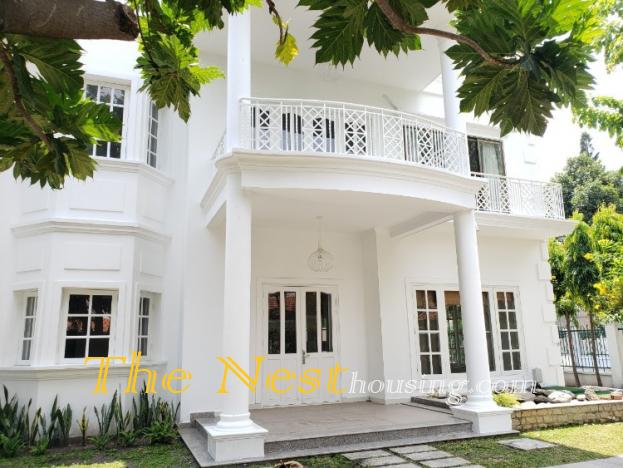 Villa in compound Tran Nao for rent