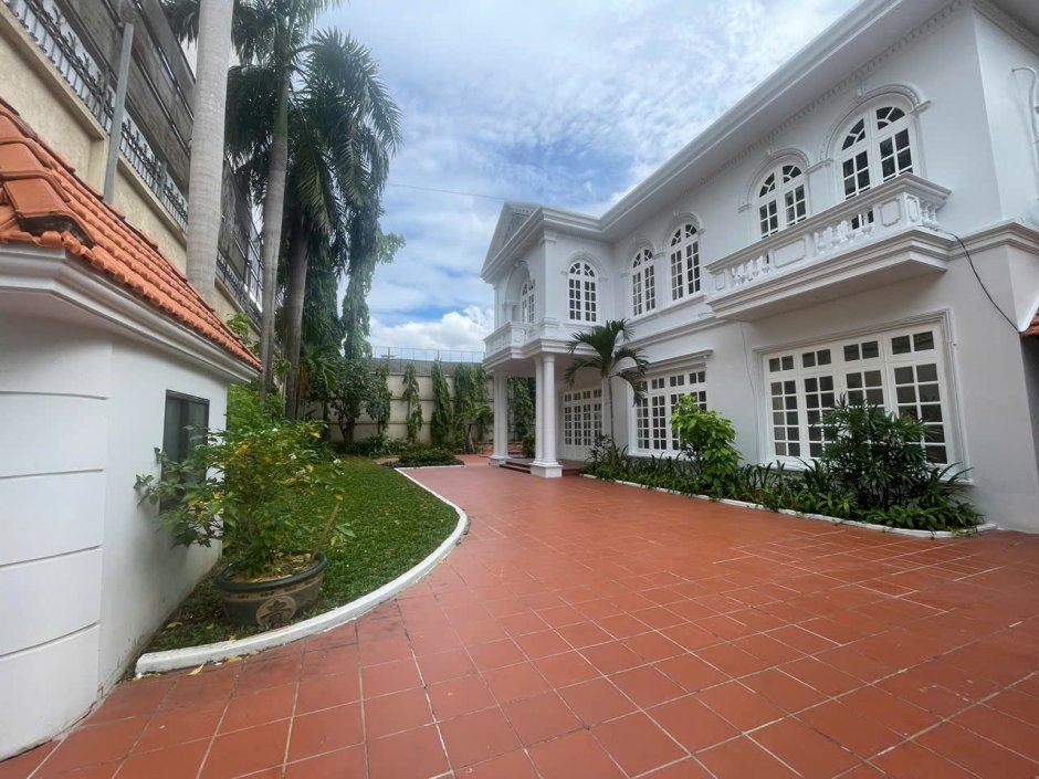 b1ccb133ede64ab813f773