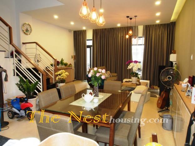 2Living  dining