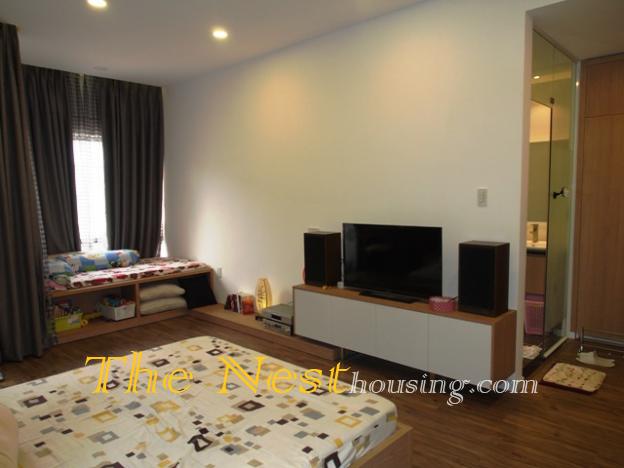 4BR 01
