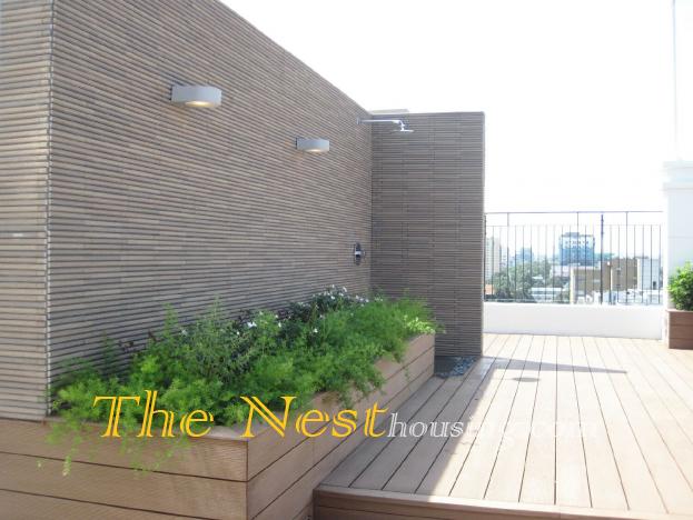 1323485581 rooftop