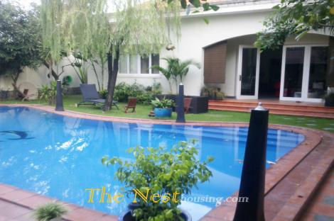 Modern villa for rent in compound