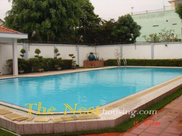 Villa in compound Tran Nao for rent