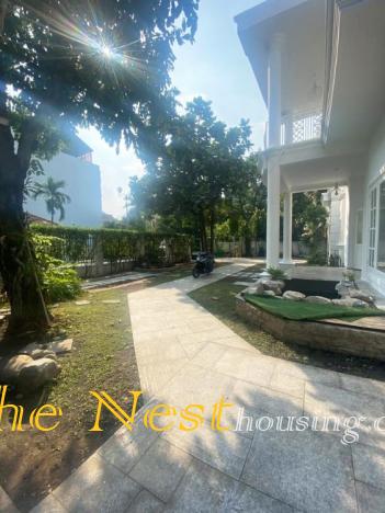 Villa in compound Tran Nao for rent