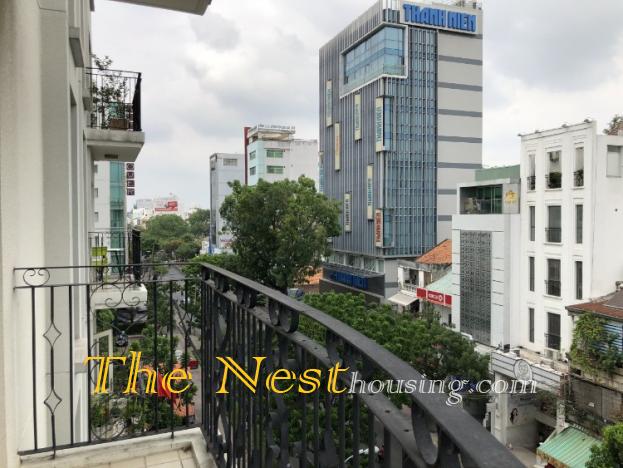 Căn hộ hiện đại 3 phòng ngủ Quận 3 cho thuê