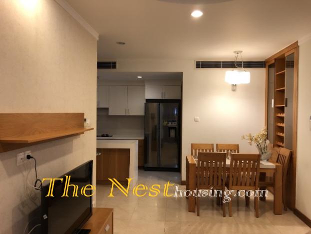 Căn hộ hiện đại 3 phòng ngủ Quận 3 cho thuê