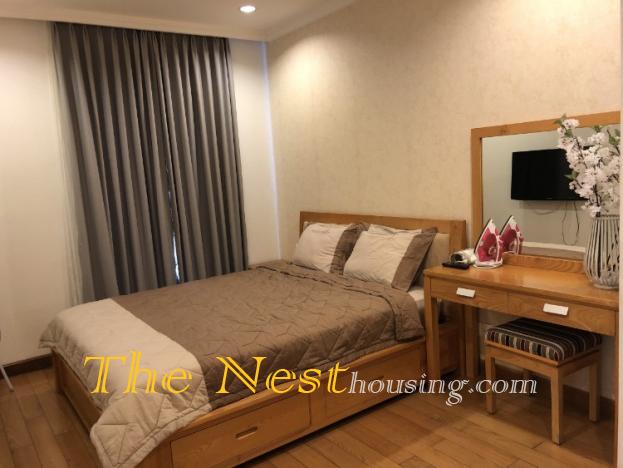 Căn hộ hiện đại 3 phòng ngủ Quận 3 cho thuê