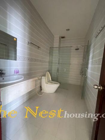 Villa for rent in compound, 3 bedrooms, good location, 2800 USD