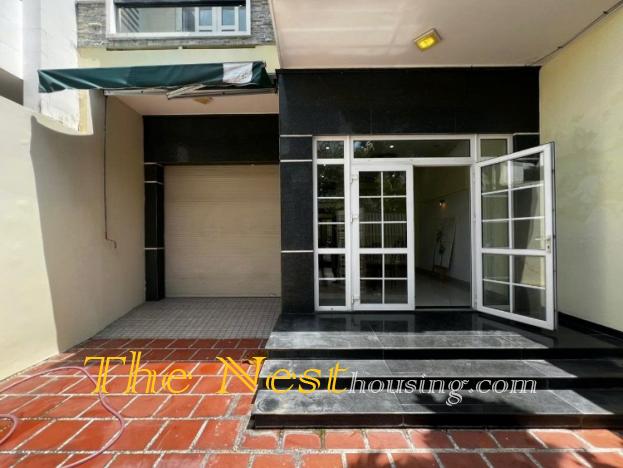 Villa for rent in compound, 3 bedrooms, good location, 2800 USD