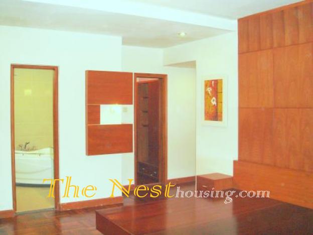 Parkland Penthouse Polished timber Bedroom e 500x375