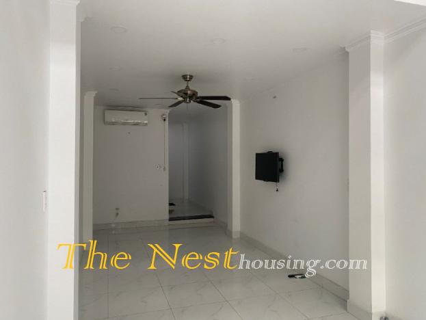 Charming townhouse for rent in Thao Dien, 3 bedrooms, fully furnished, 1300 USD