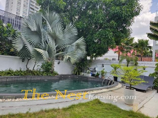 Villa in compound Thao Dien for rent