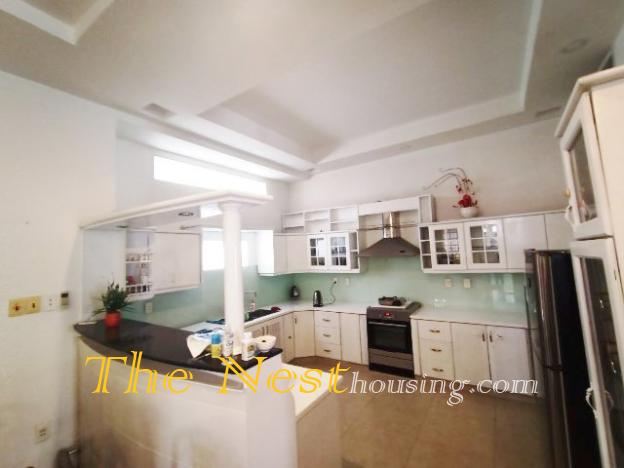 Villa for rent in compound, 4 bedrooms, partly furnished, good location, 3000 USD