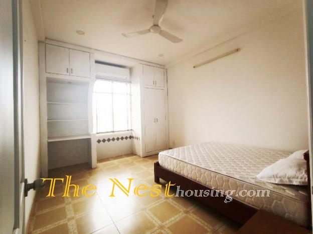 Villa for rent in compound, 4 bedrooms, partly furnished, good location, 3000 USD