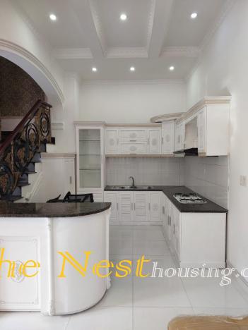 NICE VILLA FOR RENT IN DIST 2