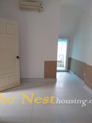 NICE VILLA FOR RENT IN DIST 2