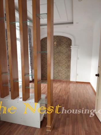 NICE VILLA FOR RENT IN DIST 2