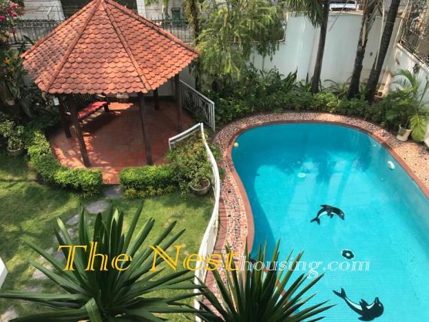 Villa for rent in Thao Dien, nice garden and swimming pool