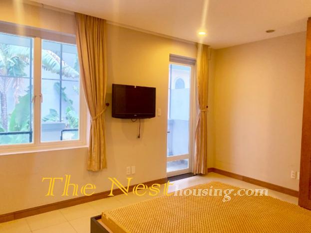 House in Thao Dien for rent, common swimming pool