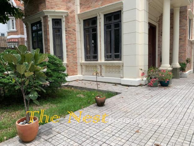 Charming villa 5 bedrooms for rent in District 2