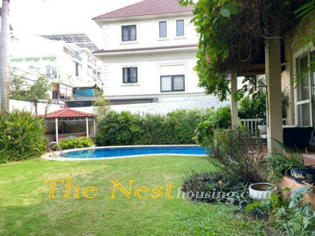 Villa for rent in compound Thao Dien