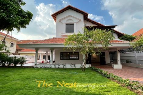 Villa for rent in compound Thao Dien