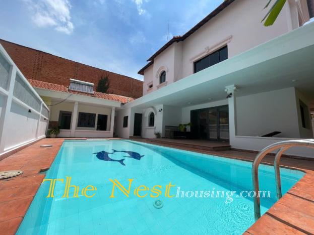Villa for rent in compound Thao Dien