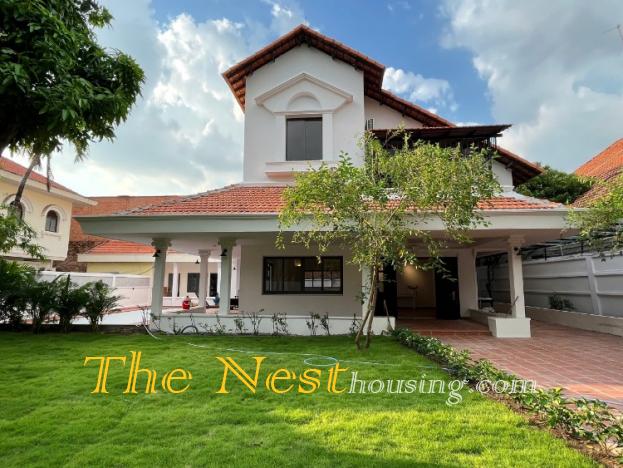 Villa for rent in compound Thao Dien