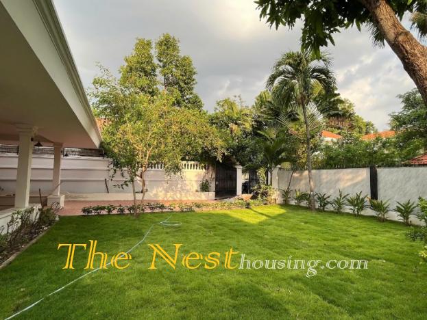 Villa for rent in compound Thao Dien