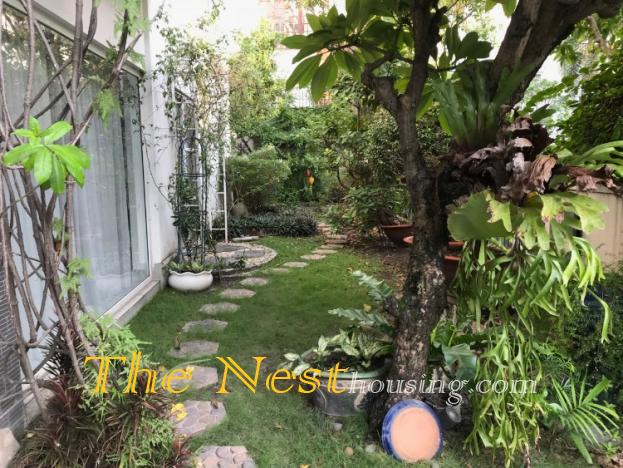 Modern villa for rent in compound