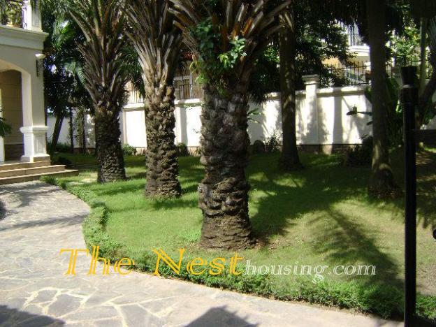 villa for rent in compound thao dien 16