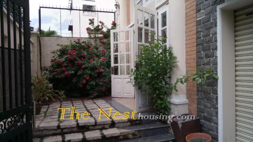 ​​​​​​​Townhouse for rent in Thao Dien close to BIS