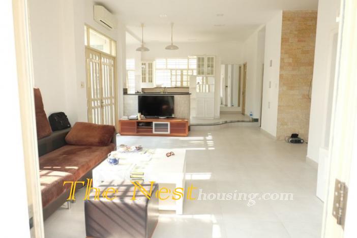 Modern house for rent in District 2, 4 bedrooms, good location, 2500 USD