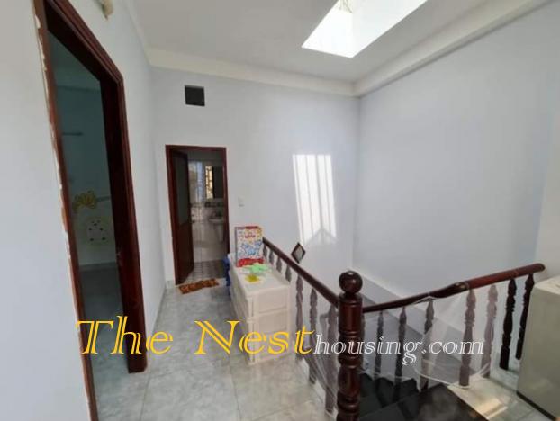 Townhouse 4 bedrooms for rent in Thao Dien close to BIS