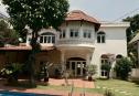 Charming villa for rent in compound