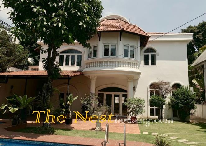 Charming villa for rent in compound