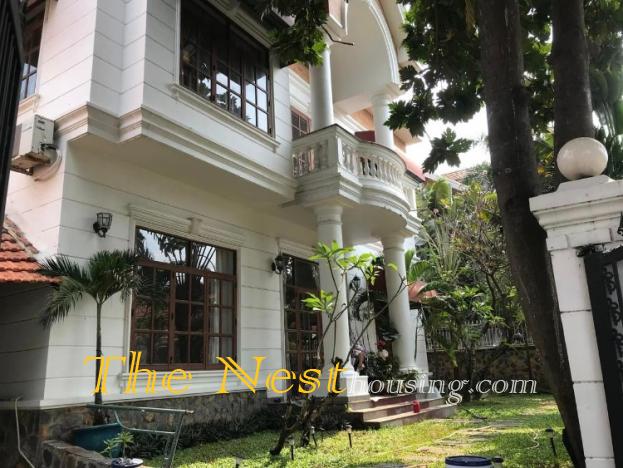 Charming villa fore rent in compound