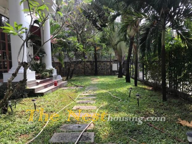 Charming villa fore rent in compound