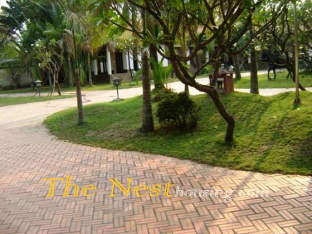 VILLA big garden for rent 43