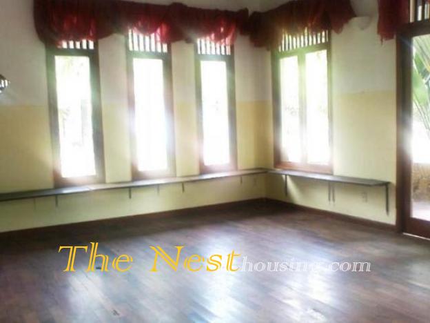 VILLA big garden for rent 52