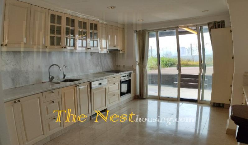 Penthouse for rent in River garden