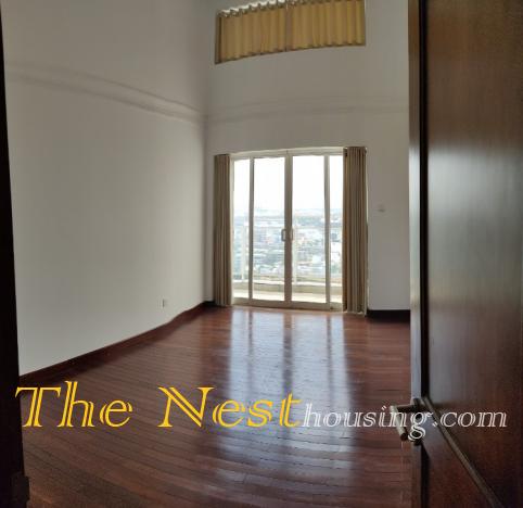 Penthouse for rent in River garden